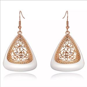 Dangle Earrings white and rose gold color new